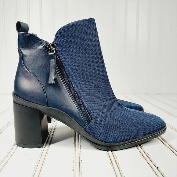 NEW  Me Too Women's Beck Bri Blue Side Zip Block Heel Ankle Bootie M600 - Picture 5 of 11